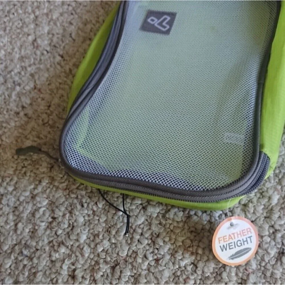 Travelon & Miamica feather light organizer